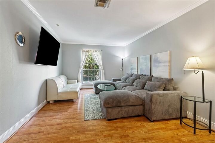 Property Photo:  3201 St Charles Avenue 220  LA 70115 