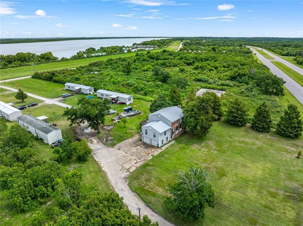 Property Photo:  123 Colorado Lane  LA 70041 