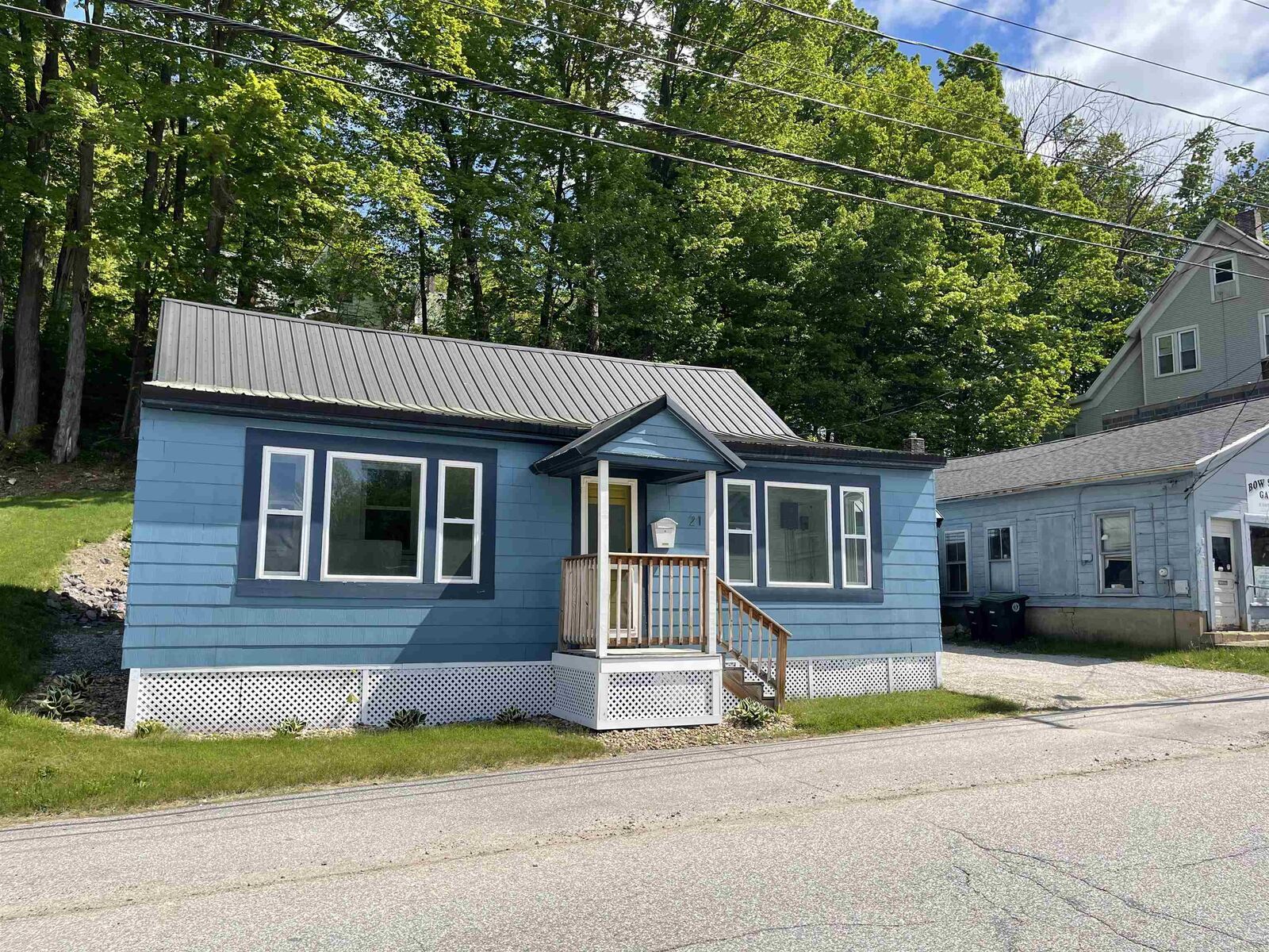 Property Photo:  21 East Bow Street  NH 03235 