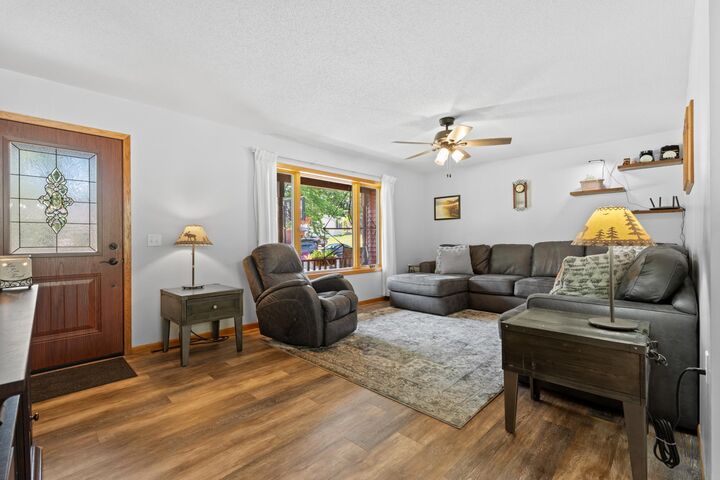 Property Photo:  306 Elm Court Drive  MN 55027 