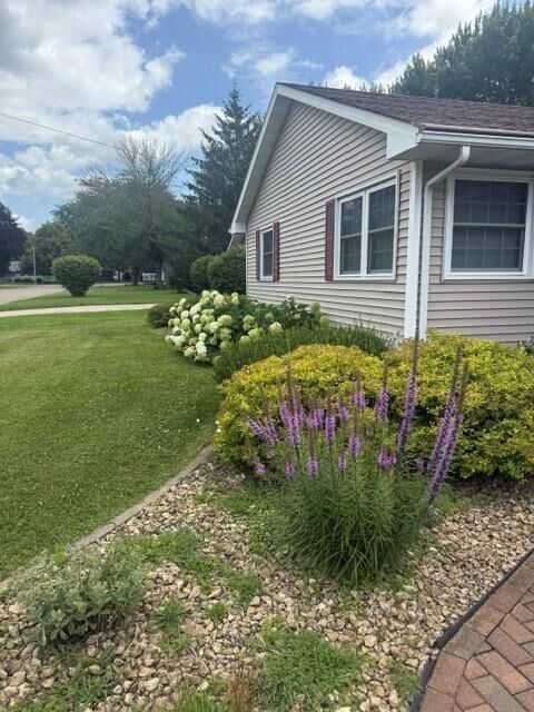 Property Photo: 1717 Canary Drive MN 56007