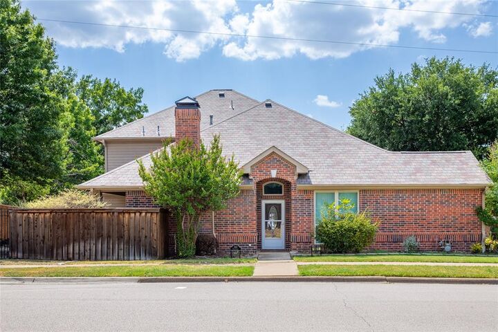 Property Photo:  1801 Fern Court  TX 76051 
