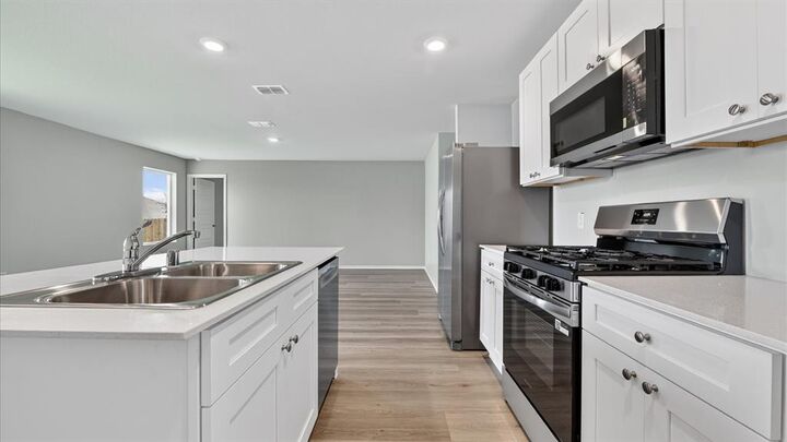 Property Photo: 2240 Bakersfield Drive TX 76036