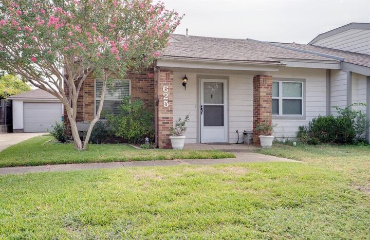 Property Photo: 625 Prairie Dell Street TX 75067