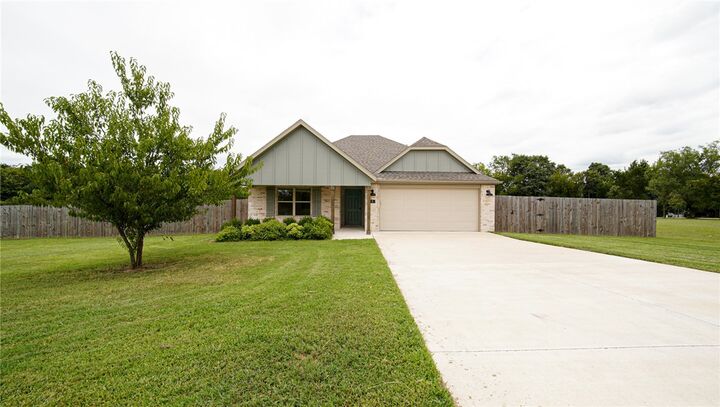Property Photo: 8 McDole Lane AR 72715