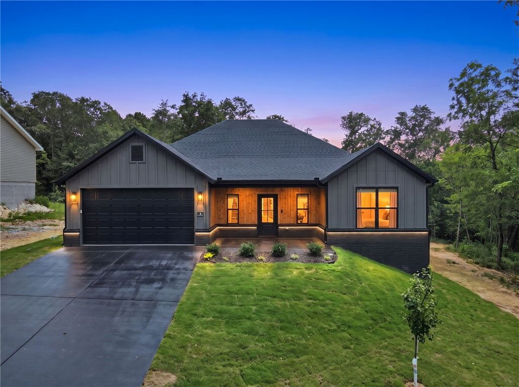 Property Photo: 4 McGaugh Drive AR 72714