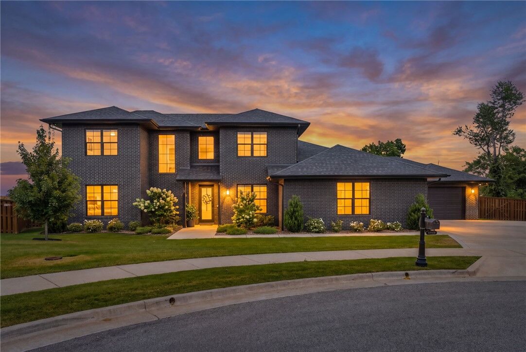 Property Photo:  8601 W Feathered Nest Run  AR 72713 