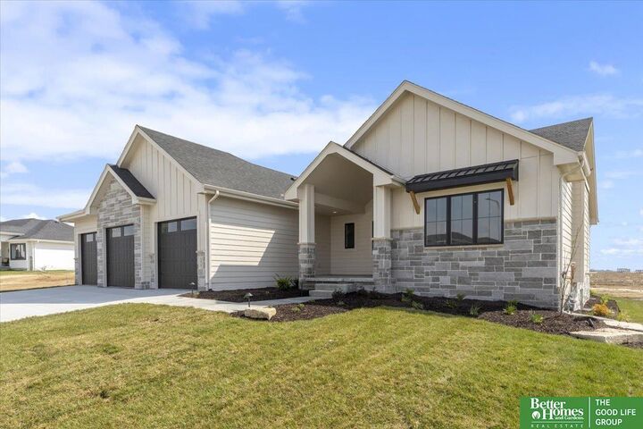 Property Photo:  3651 S 218 Avenue  NE 68022 