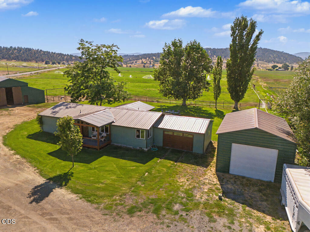 Property Photo:  5370 Harpold Road  OR 97623 