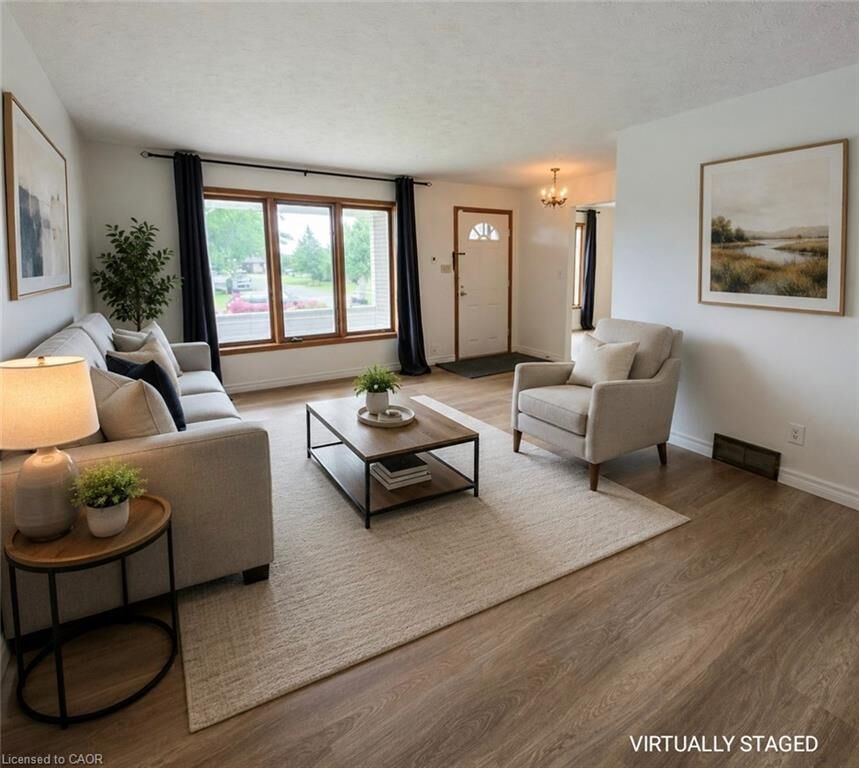 Property Photo:  25 Highfield Avenue Upper Level  ON L2M 5W3 