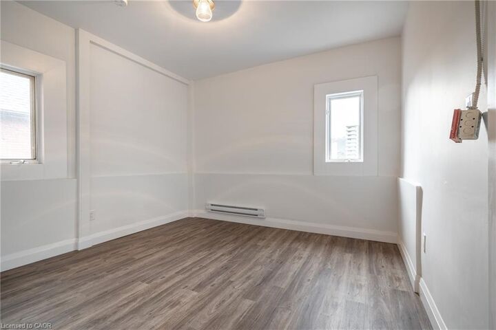 Property Photo:  524 King Street E 3  ON L8N 1E2 