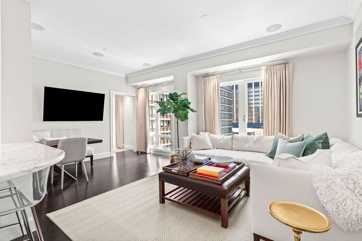 Property Photo:  778 Boylston St 8E  MA 02199 