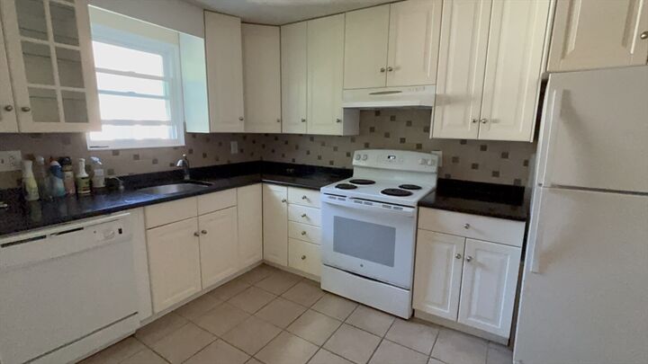 Property Photo:  2A Bryon Rd 2A  MA 02467 