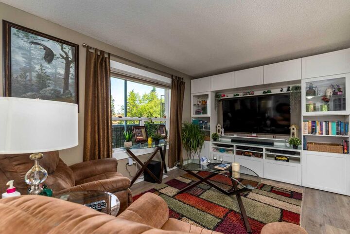 Property Photo: 5102 47 Street 201 AB T9V 0G2