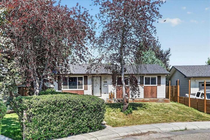Property Photo: 136 Templeview Place NE AB T1Y 3S2