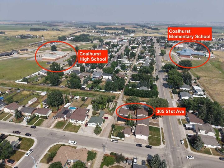Property Photo:  305 51 Avenue  AB T0L 0V0 