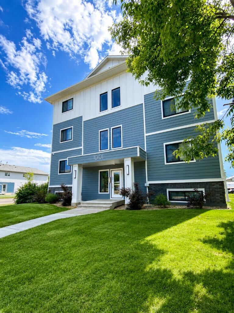 Property Photo:  10101 105 Avenue 301  AB T8V 1H3 