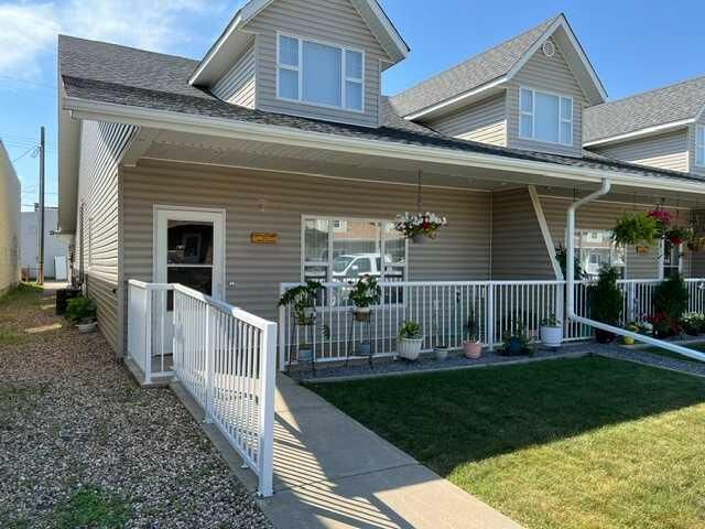 Property Photo:  5008A 49 Street  AB T0C 2L0 