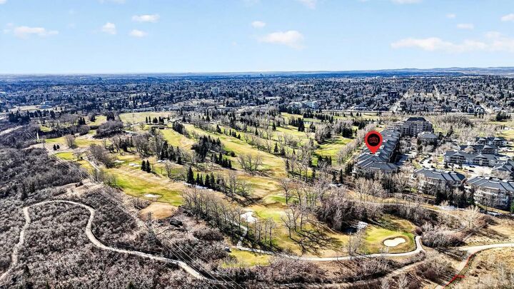 Property Photo: 14 Hemlock Crescent SW 7304 AB T3C 2Z1