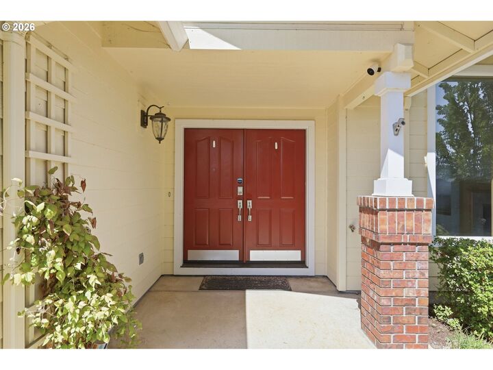 Property Photo:  367 Lynnbrook Dr  OR 97404 