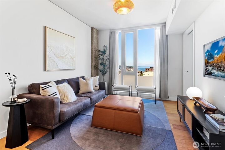 Property Photo: 405 S Main Street 811 WA 98104