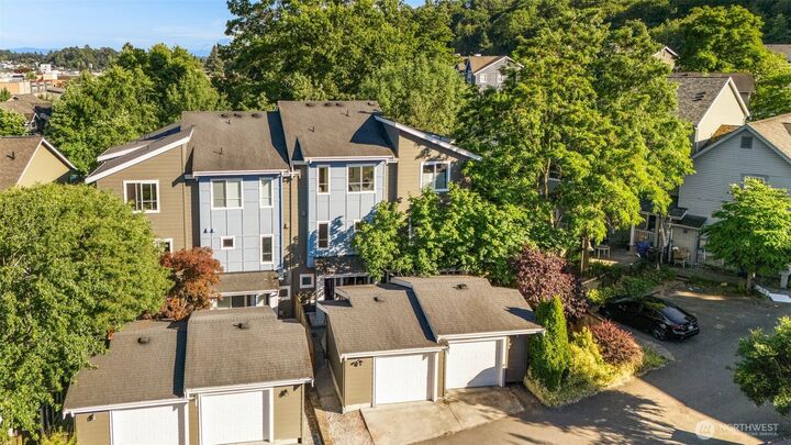 Property Photo: 2852 S Nevada Street WA 98108