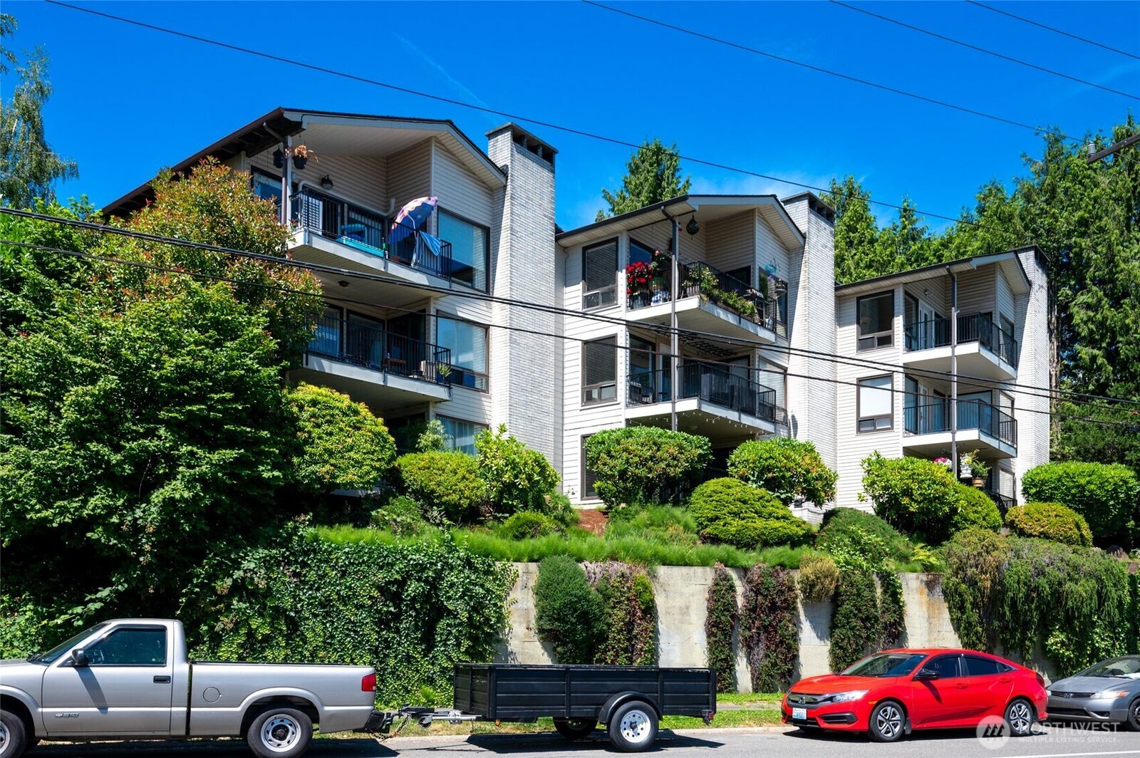 Property Photo: 2636 22nd Avenue W 303 WA 98199