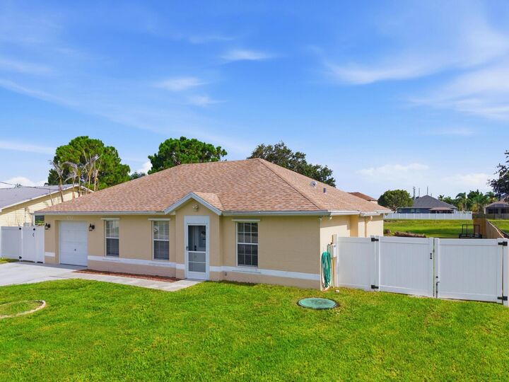 Property Photo:  5807 NW Burri Court  FL 34986 