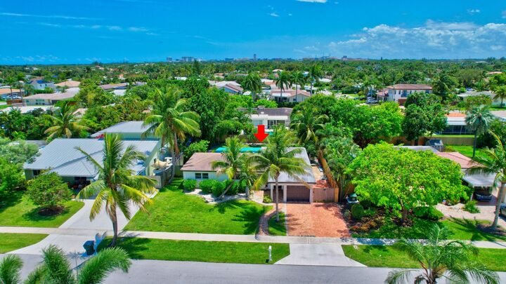 Property Photo: 334 NE 28th Road FL 33431