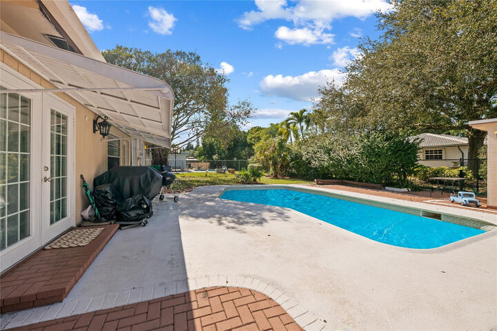 Property Photo:  4010 Coral Springs Drive  FL 33065 