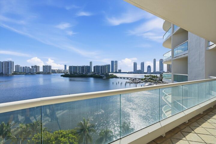 Property Photo:  7000 W Island Boulevard 907  FL 33160 