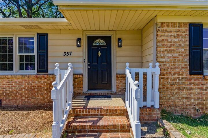 Property Photo: 357 Dexter E St VA 23324