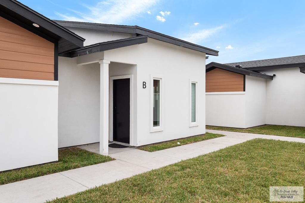 Property Photo: 3569 Hidalgo Cir TX 78526