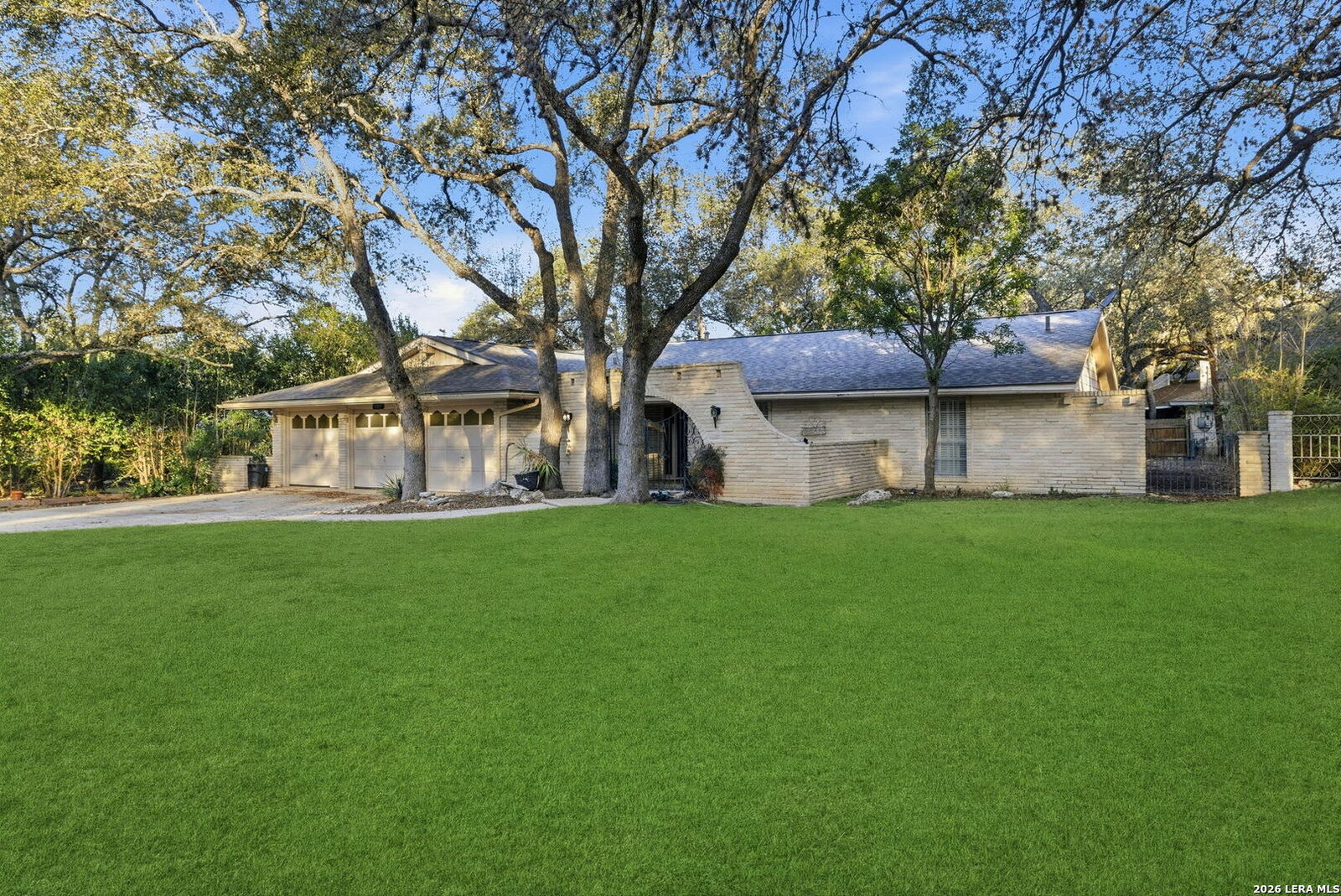 Property Photo: 103 Castleoaks TX 78213