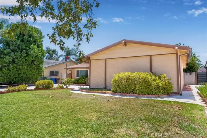 Property Photo:  23328 Bassett Street  CA 91307 