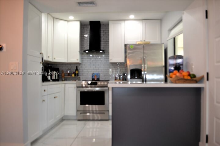 Property Photo: 11554 NW 10th St 11554 FL 33026