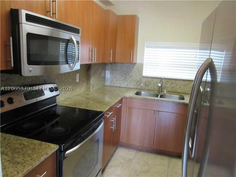 Property Photo:  11 Antilla Ave B  FL 33134 
