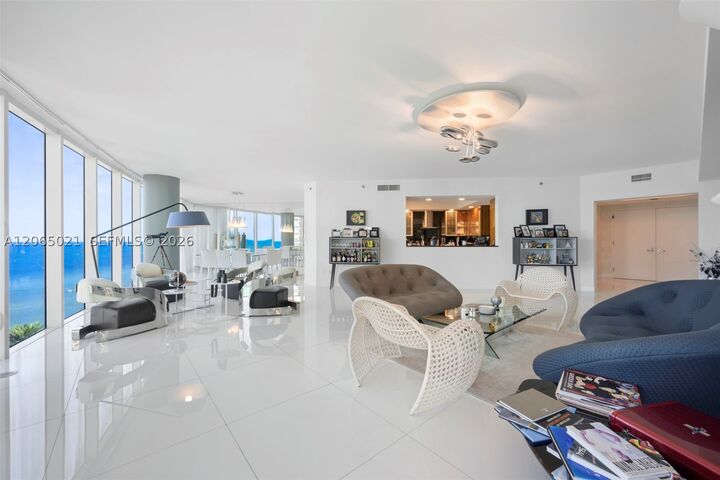 Property Photo: 2711 S Ocean Dr 902 FL 33019