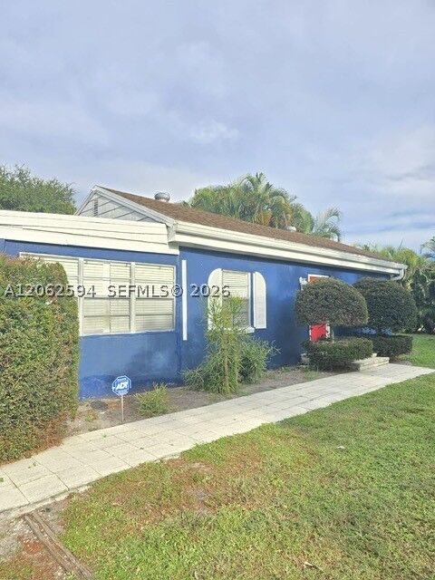Property Photo:  15138 Harrison Rd  FL 33484 