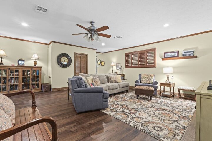 Property Photo: 1663 4th TX 77623