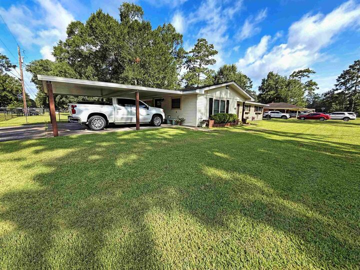 Property Photo: 390 N Mayhaw Drive TX 77662