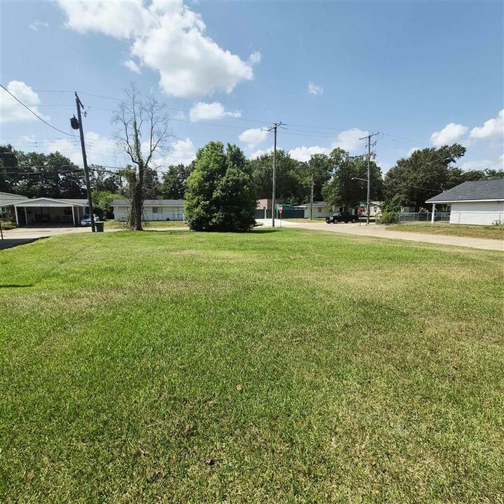 Property Photo:  1401 Cactus Drive  LA 70607 