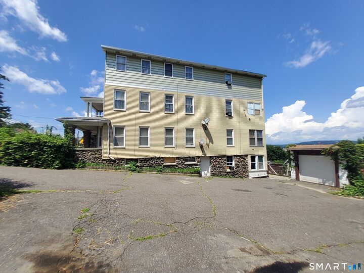 Property Photo:  455 Congress Avenue  CT 06708 