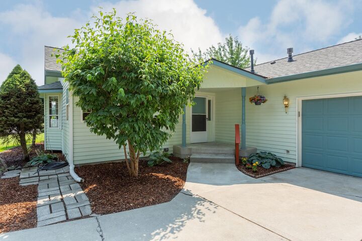 Property Photo: 4526 S Cook St WA 99223