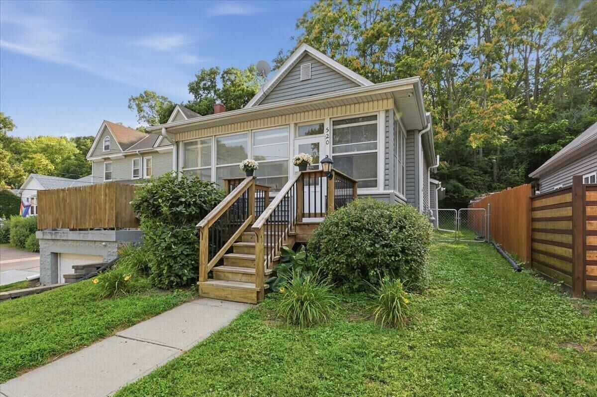 Property Photo: 520 S 1st Street IA 51503