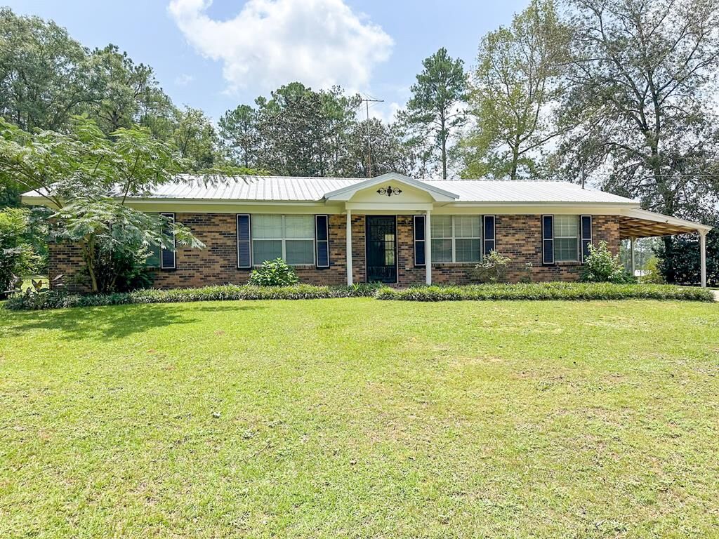 Property Photo: 7436 E Highway 27 AL 36360
