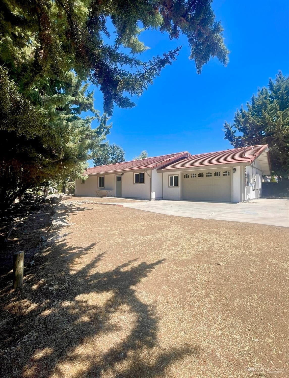 Property Photo: 17660 Arlington Place CA 93561
