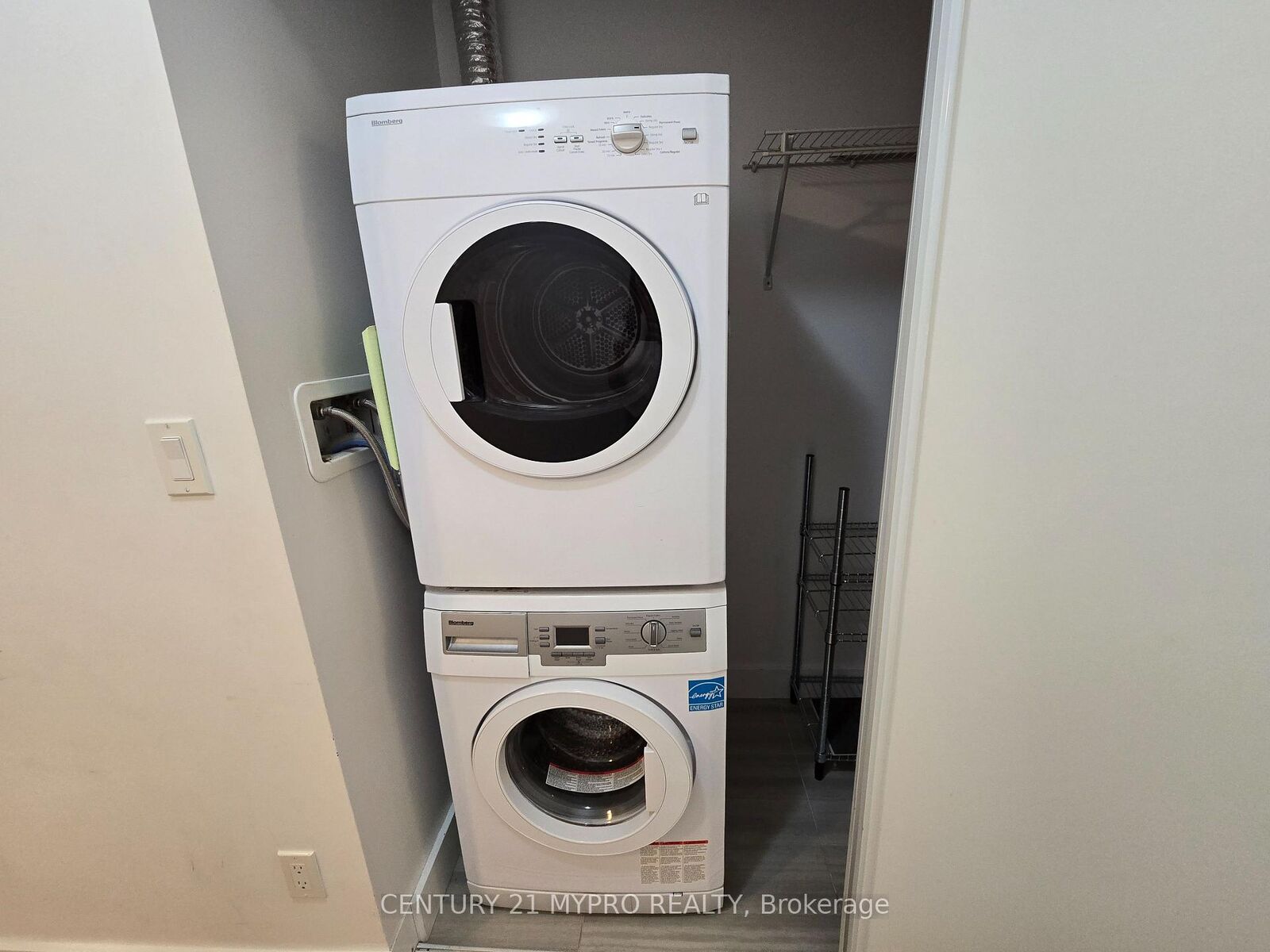 Property Photo:  150 Fairview Mall Drive 802  ON M2J 0E7 