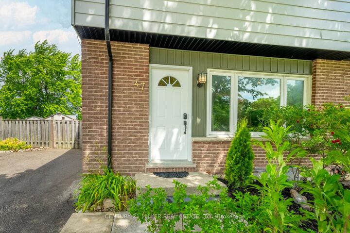 Property Photo: 47 Hopewell Crescent ON L8J 1P3