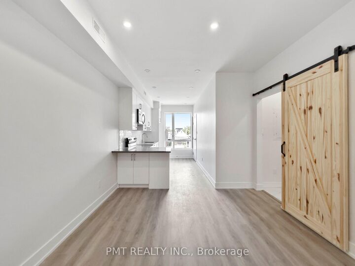 Property Photo: 531 Delaware Avenue N 1fm ON M6H 2V3